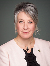 L’honorable Patty Hajdu, ministre de la Condition féminine